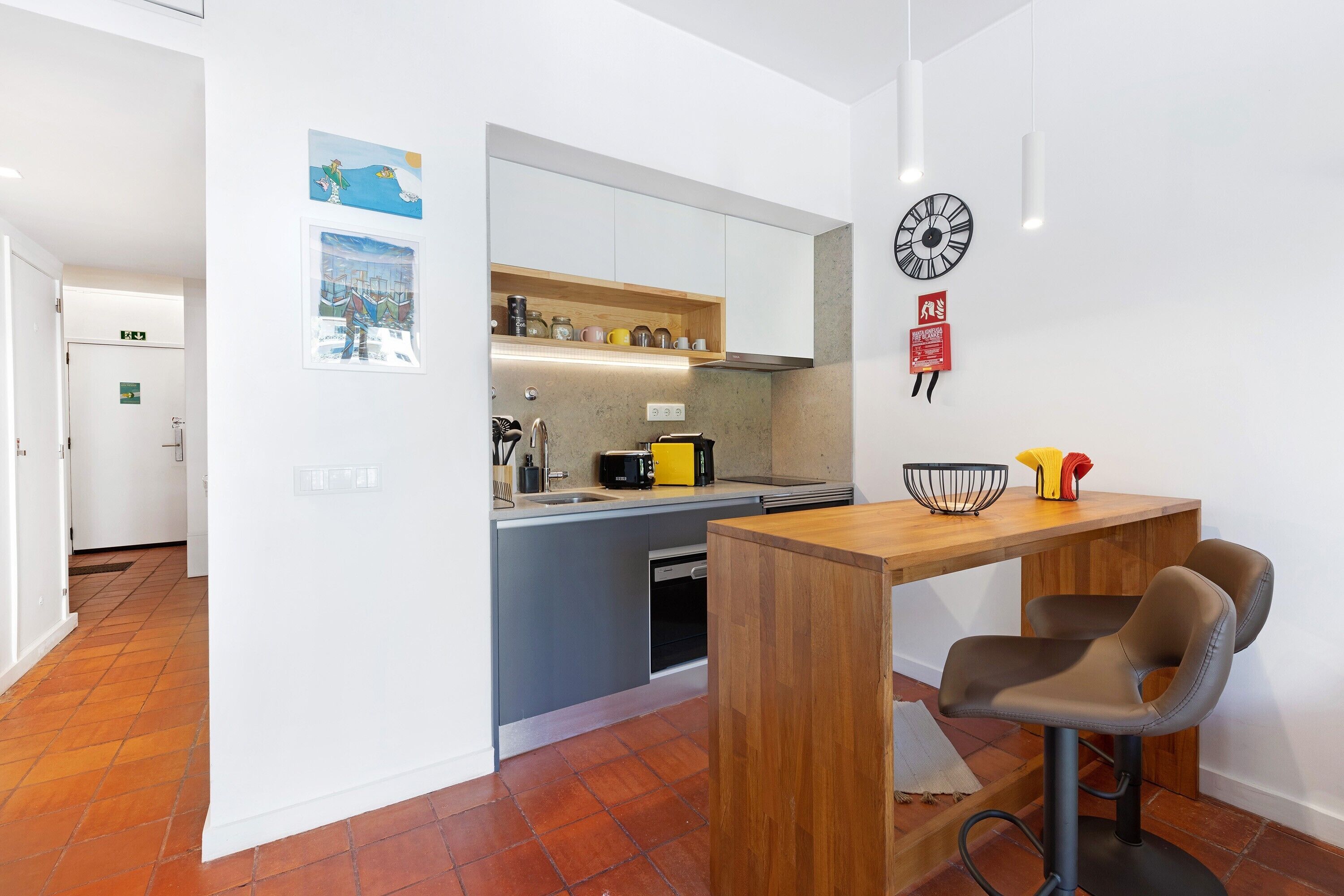 雪櫃、微波爐、爐具、洗碗機