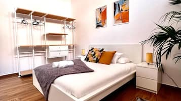 3 slaapkamers, een strijkplank/strijkijzer, gratis wifi, beddengoed