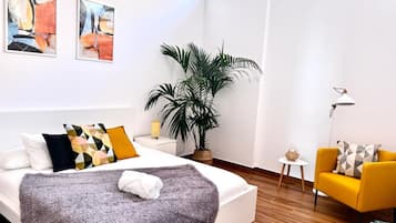 3 slaapkamers, een strijkplank/strijkijzer, gratis wifi, beddengoed