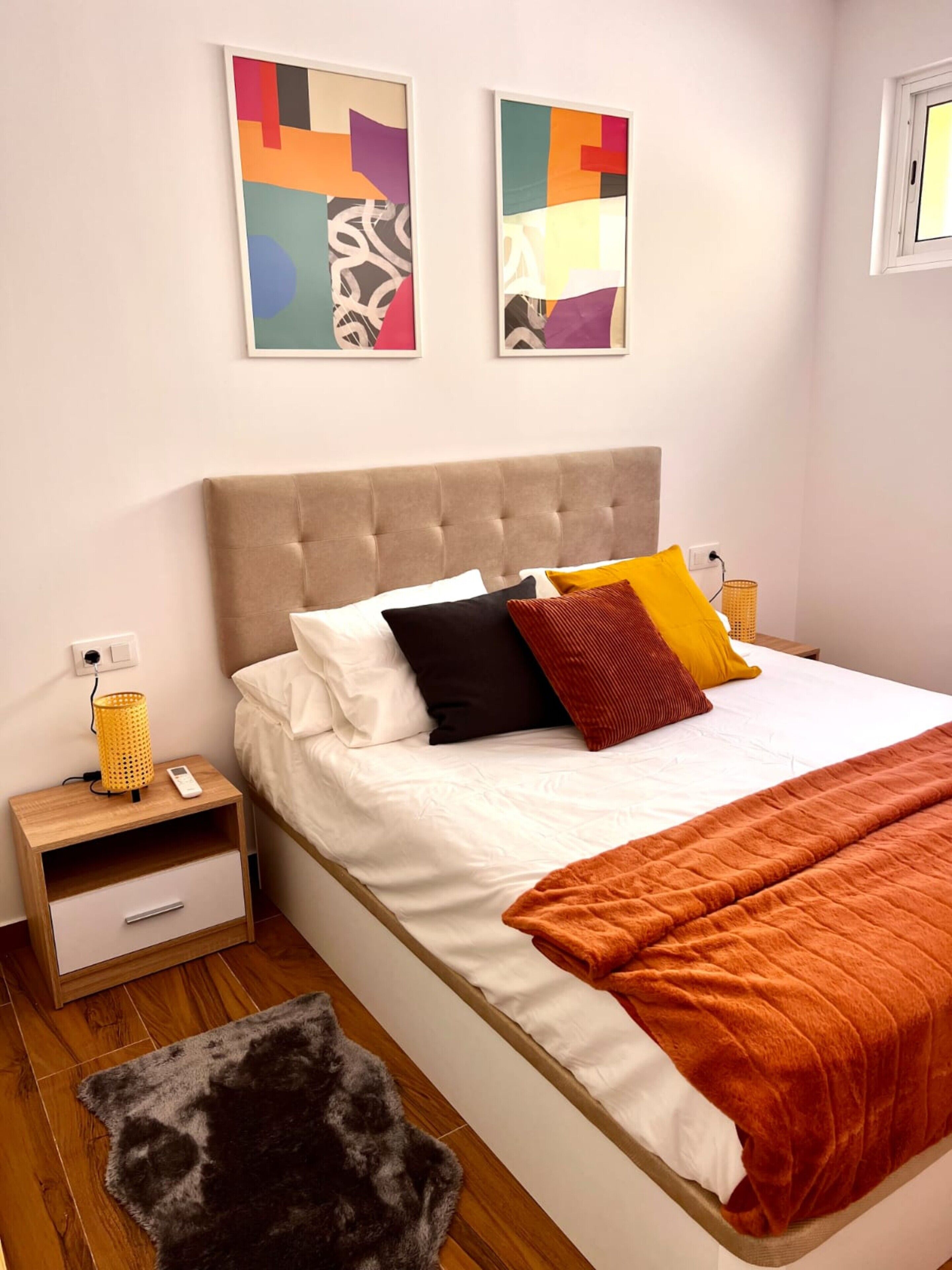 2 dormitorios, tabla de planchar con plancha, wifi gratis y ropa de cama