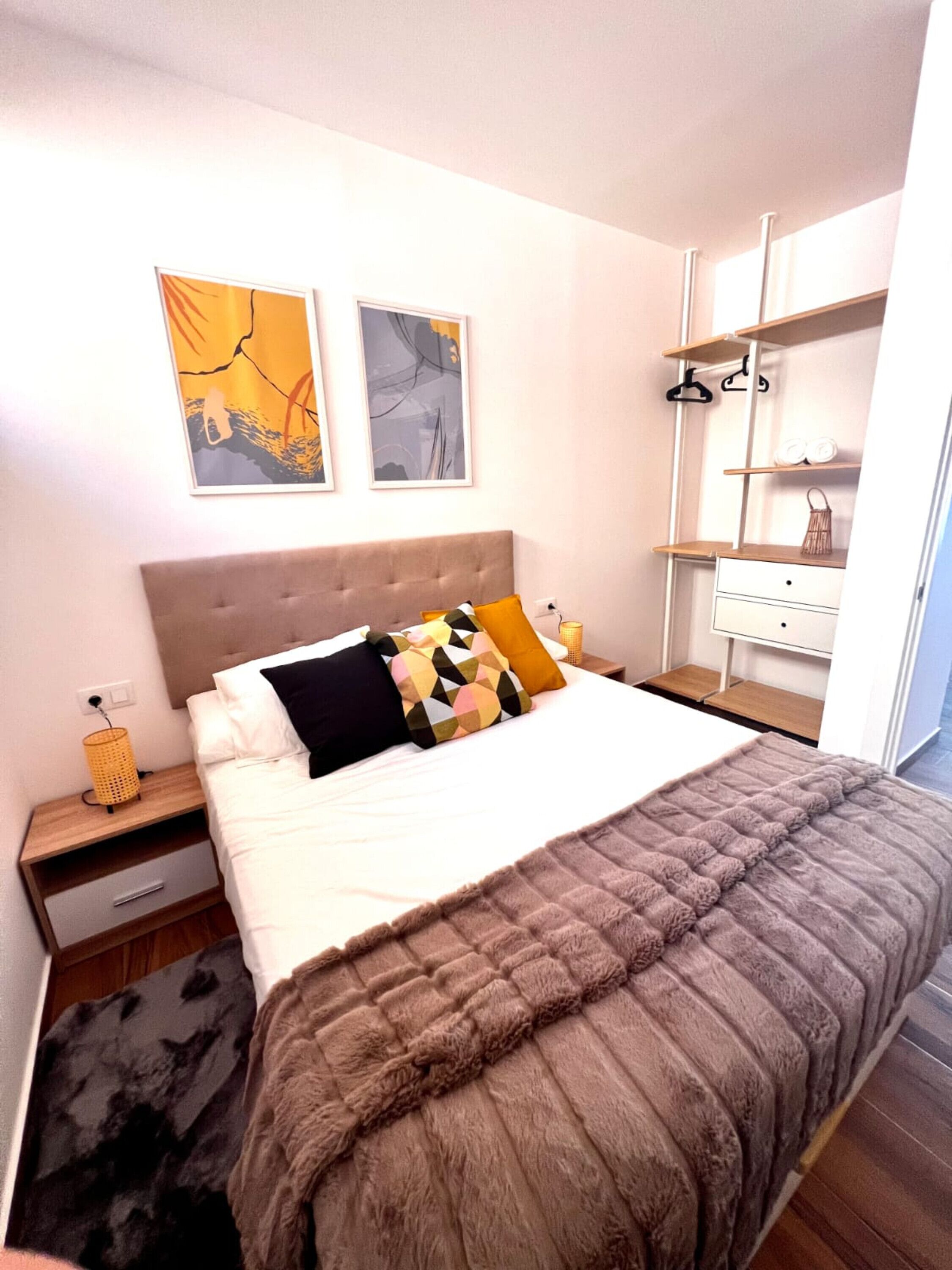 2 habitaciones, tabla de planchar con plancha y wifi gratis 