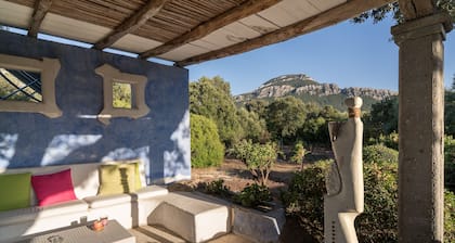 Apartment "Art House" with Mountain View, Private Terrace & Wi-Fi