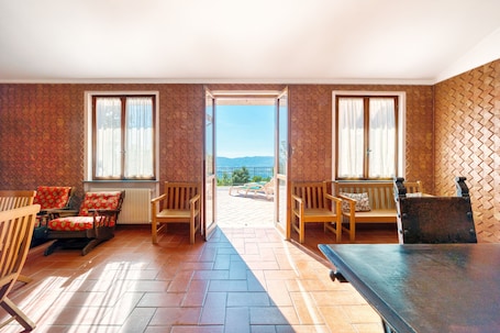 Interior. Villa Marta in Spoleto, 3 Bedrooms, 2 Bathrooms, Large Sun Terrace and Garden
