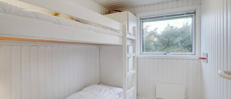 3 bedrooms, Internet