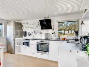 Fridge, microwave, dishwasher, cookware/dishes/utensils