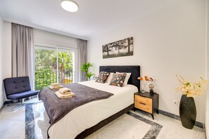 2 bedrooms, free WiFi, bed sheets - Apartment 'Señorio De Gonzaga In Marbella' with Shared Pool, Wi-Fi and Air Conditioning (Marbella)