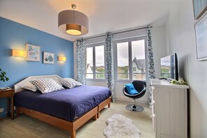 3 slaapkamers, een strijkplank/strijkijzer, wifi, beddengoed