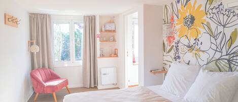 Chambre romantique | Ameublement unique, systĂšme dâinsonorisation, accĂšs au Wi-Fi (inclus)
