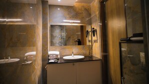 Ảnh chưa phân loại, 3 trong số 12 ảnh, nút