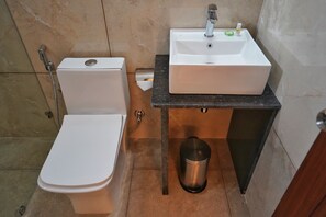 Bathroom - Hotel Golden Orchard (Dehradun)