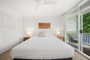 3 bedrooms, desk, iron/ironing board, travel cot - Hidden Gem 200m from Mooloolaba Beach (Mooloolaba)