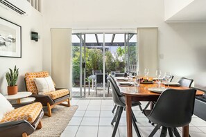 Dining - Hidden Gem 200m from Mooloolaba Beach (Mooloolaba)