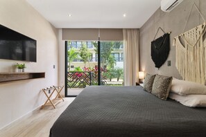 2 bedrooms, desk, iron/ironing board, travel crib