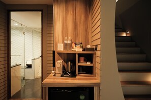 1 bedroom, in-room safe, desk, blackout curtains