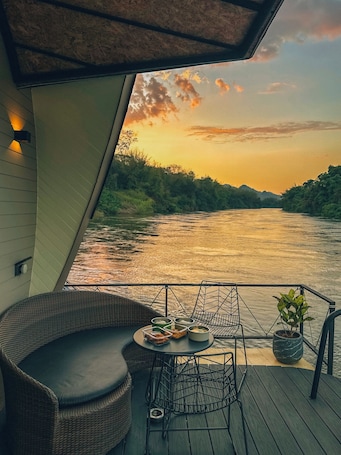 Luxury Villa, River View | Terrace/patio