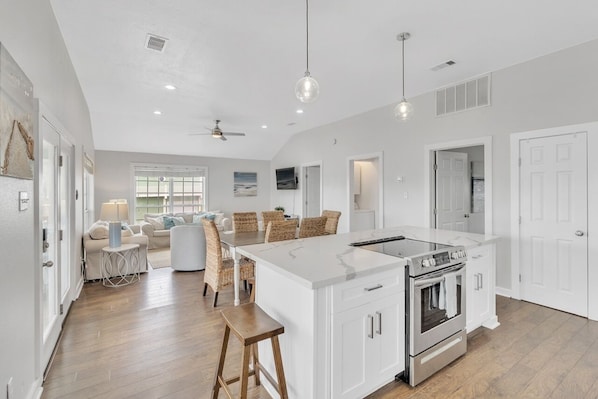 Ferienhaus, 2 Schlafzimmer | Eigene Küche | Kühlschrank, Ofen, Wasserkocher mit Kaffee-/Teezubehör, Toaster