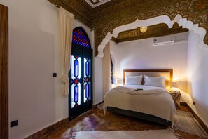 Classic Room | Premium bedding, in-room safe, desk, soundproofing - The Grand Riad & Spa  (Marrakech)