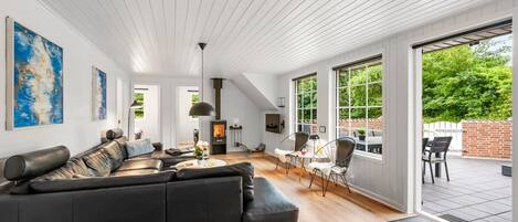 Télévision, cheminée