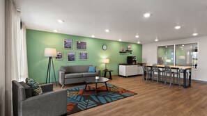 Lobby sitting area - WoodSpring Suites Greeley (Greeley)