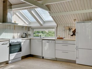 Køleskab, mikrobølgeovn, ovn, opvaskemaskine