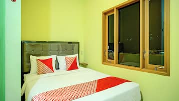 Standard Double Room | Meja, ruang kerja komputer riba, Wi-fi percuma, cadar katil