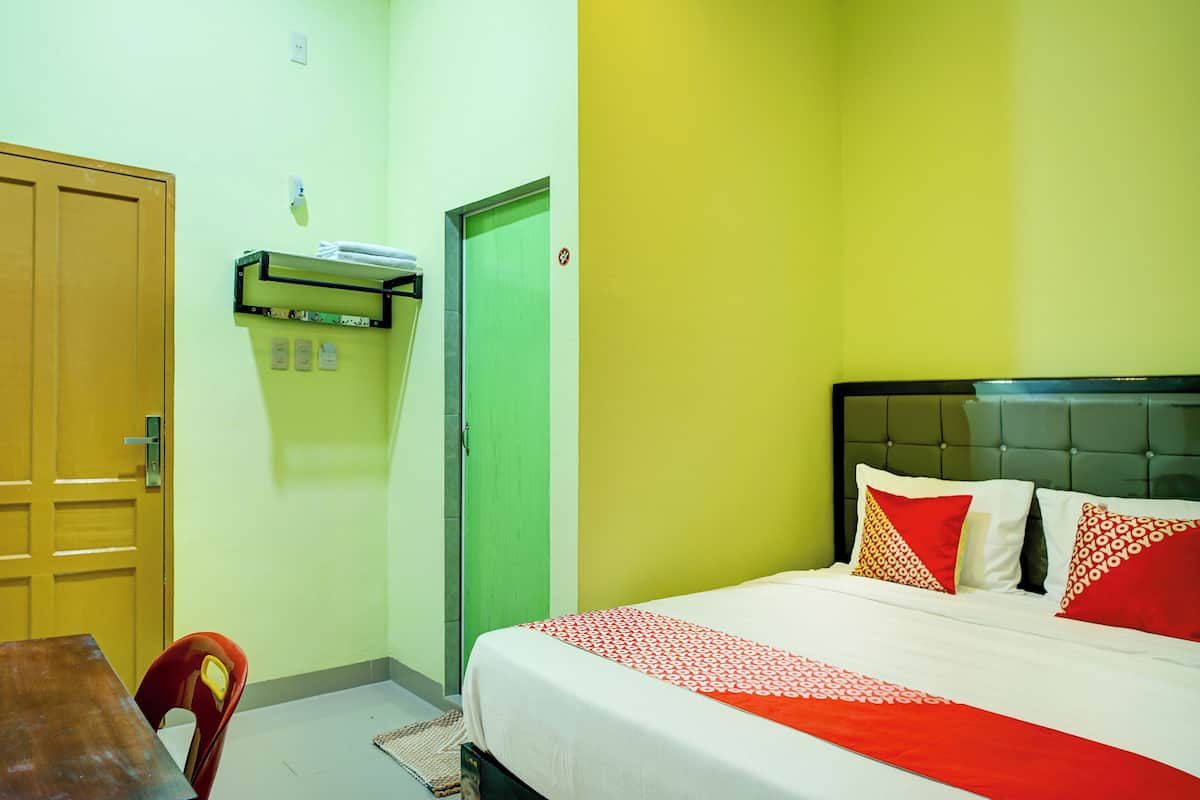 Standard Double Room | Desk, laptop workspace, free WiFi, bed sheets