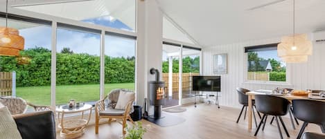 Fernseher, Kamin