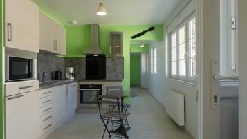 Refrigerador, microondas, horno y lavavajillas