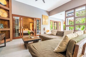 LCD TV - River Villa Canggu (Canggu)