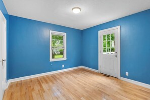 Interior - Irondequoit | Walk to Lake Ontario | Fire Pit (Rochester)