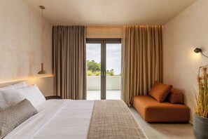 Suíte júnior | 1 quarto, roupas de cama premium, cofres nos quartos, Wi-Fi de cortesia