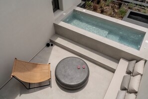 Senior Suite, outdoor Tub | 1 bedroom, premium bedding, in-room safe, free WiFi - On The Square (Santorini)