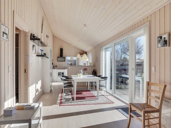 Dining - "Jil" - 750m from the sea by Interhome (Hals)