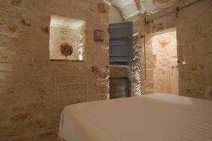 5 bedrooms, iron/ironing board, travel cot, free WiFi