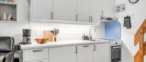 Fridge, oven, dishwasher, highchair