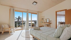 3 bedrooms, iron/ironing board, travel cot, Internet - Bayside Oceanview Getaway (Corinella)