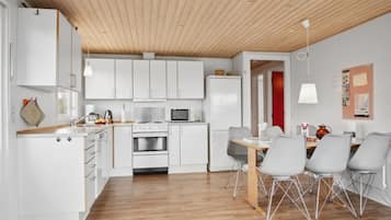 Réfrigérateur, micro-ondes, four, lave-vaisselle