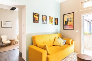 Smart TV, books, stereo - Historical Center: Ca' Balenga, comfort & design (Asti)