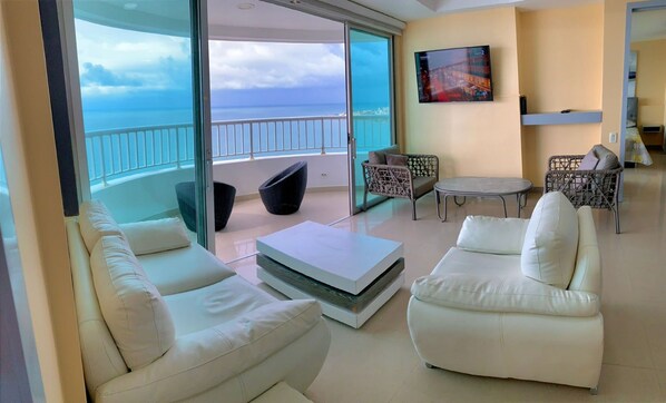 Apartment | Living area | TV - Apartamento P1-32 Frente al Mar, Piscina y Wifi (Cartagena)