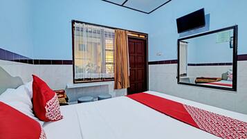 Schreibtisch, laptopgeeigneter Arbeitsplatz, kostenloses WLAN