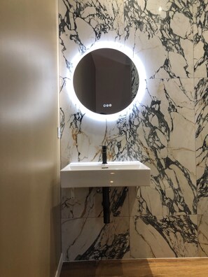 Handdoeken, toiletpapier