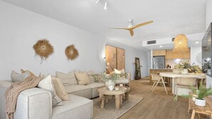 Apartamento luxo, 3 quartos, vista para a lagoa, ao lado da piscina | Área de estar