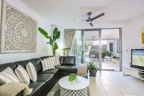 Deluxe Apartment, 1 Bedroom, Terrace, Pool View | Living area