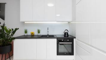 Kühlschrank, Ofen, Herdplatte, Geschirrspüler