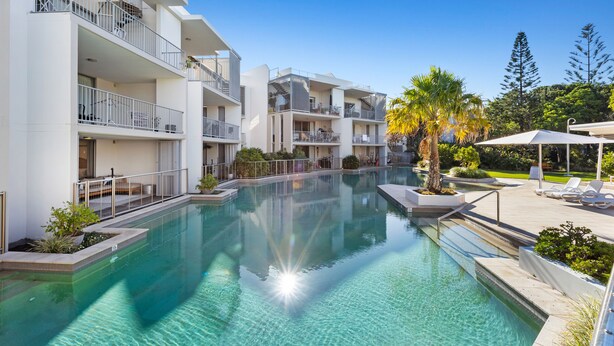 2 outdoor pools - Drift South Holiday Apartments (Casuarina)