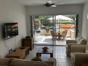 Ferienhaus | Wohnbereich | Fernseher