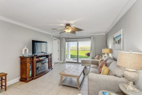 TV - Beachfront with Dune View! Steps to Beach & Pool! (Pensacola Beach)