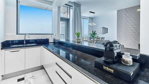 Ảnh chưa phân loại, 2 trong số 23 ảnh, nút