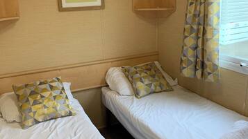 Chalet, Multiple Beds | 3 bedrooms, iron/ironing board, free WiFi, bed sheets