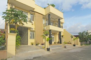 Front of property - Danceneter Padang formerly Utama Residence (Padang)